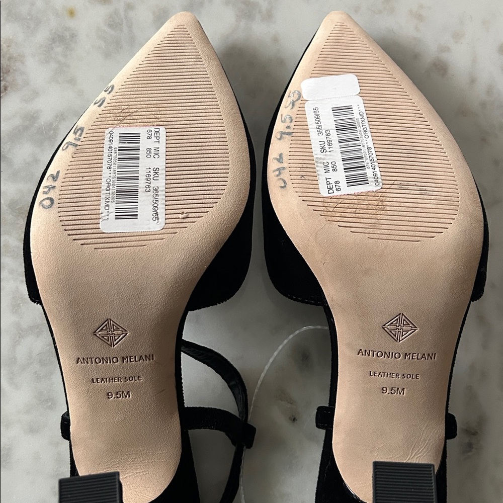NWT black velvet Antonio Melani sling backs. 9.5 - Picture 4 of 5